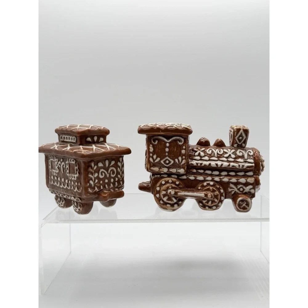 Pottery Barn Retired Gingerbread Stoneware Train Salt & Pepper Shakers Set of 2